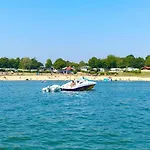 Luxchalet #vaju Lathum# Am See, Strand, Pool, Nationalpark 度假居 *