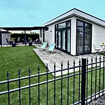 Luxchalet #vaju Lathum# Am See, Strand, Pool, Nationalpark Дом отдыха *