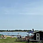 Luxchalet #vaju Lathum# Am See, Strand, Pool, Nationalpark Ferienhaus *