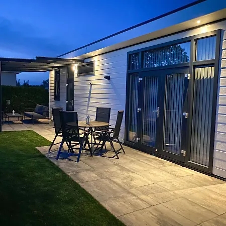 Holiday home Luxchalet #vaju Lathum# Am See, Strand, Pool, Nationalpark Lathum