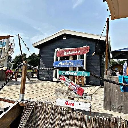 Holiday home Luxchalet #vaju Lathum# Am See, Strand, Pool, Nationalpark Lathum
